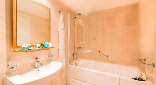 Kusadası Golf Spa Resort-The Oaks Self Catering