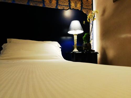 Superior Double King Room image 3