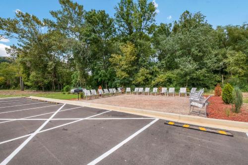 Suburban Extended Stay Hotel Dalton I-75 - image 6