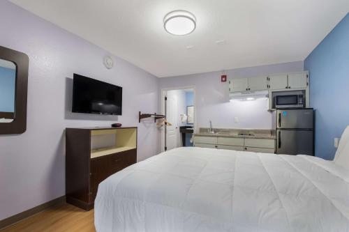 Suburban Extended Stay Hotel Dalton I-75 - image 8