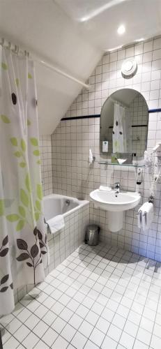Burg Windeck ***S Room Type - Double Room