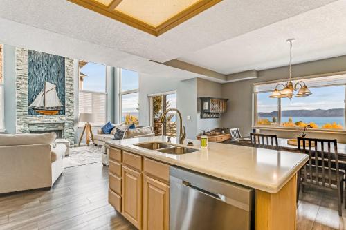 Yacht Townhome 930 #1 - image 4