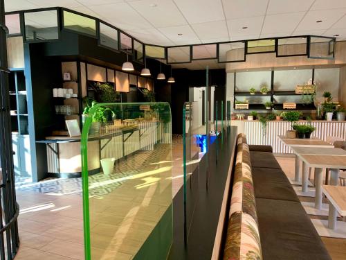 B&B HOTEL Paris Porte des Lilas - image 5