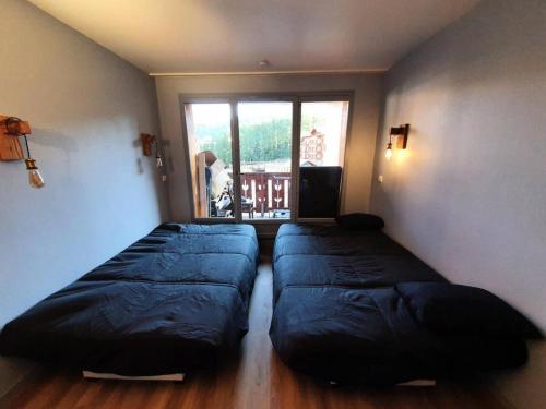 1 double bed, 2 sofa beds