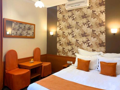 Economy room in Hotel Eney - image 8