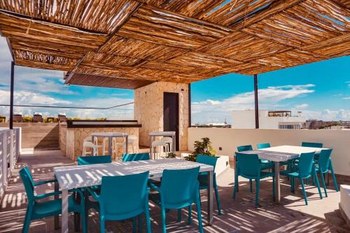 Meliora by Bunik in 플라야 델 카르멘