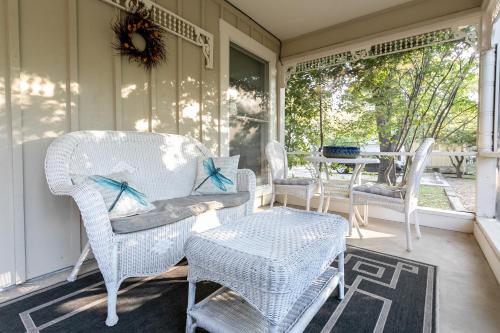 Creek Street Cottage - image 2