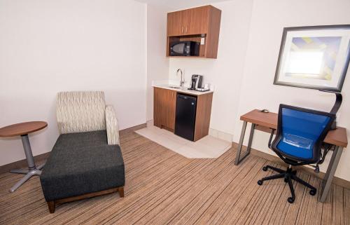 Holiday Inn Express Hotel & Suites-Hinton