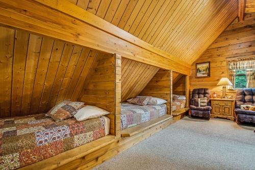 Aspen Hideaway Cabin - image 8