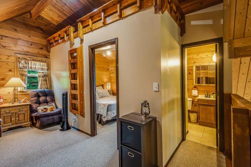 Aspen Hideaway Cabin - image 9