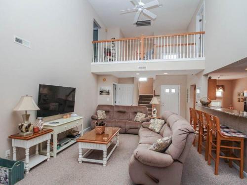 Sea Colony - 53060 Lakeshore - main image