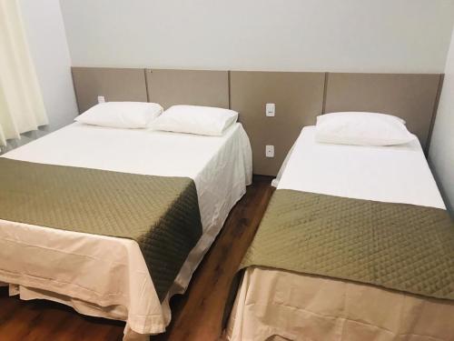 1 double bed, 1 twin bed