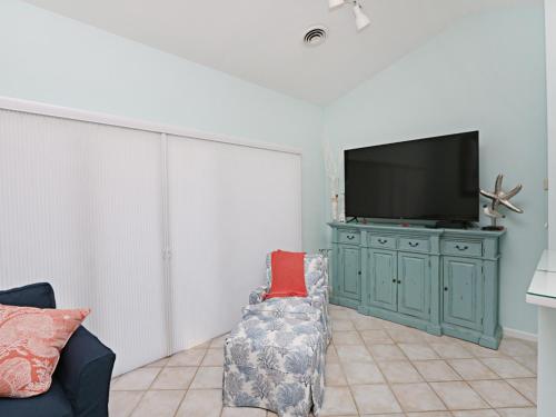Sea Colony West Pine - main image