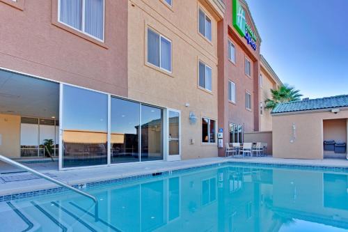 Holiday Inn Express Las Vegas-Nellis