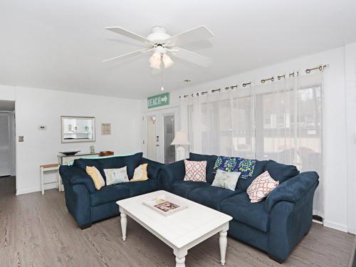 Sea Colony Singles - image 5
