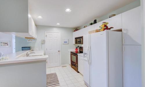 Sea Colony Lakeshore - image 4
