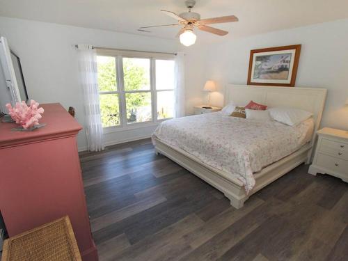 Sea Colony Pinewood - image 8