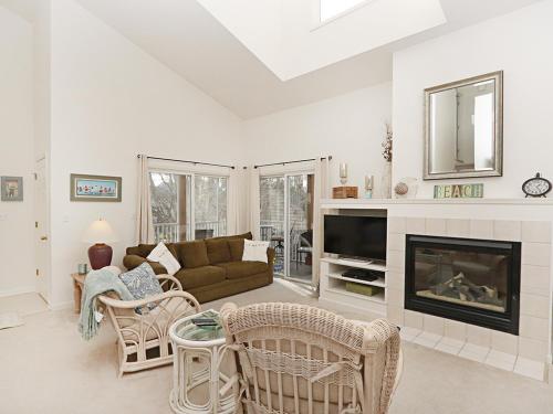 Sea Colony Pinewood III - image 2