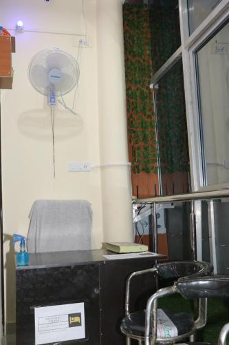 Hotel Saraswati Palace – Varanasi, VA
