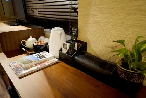 Hotel Traveling Bridge Nijojo – Kyoto, IL
