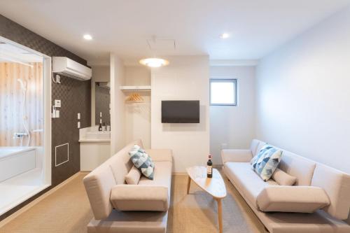 Quadruple Room with Bath image 1