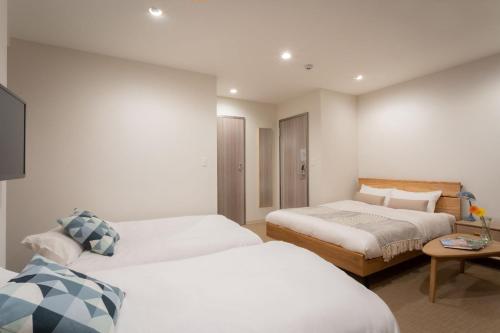 Quadruple Room with Bath image 5