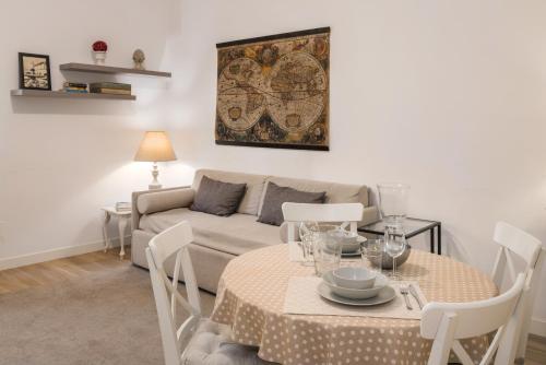 One-Bedroom Apartment image 4