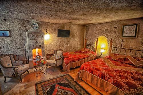 Traveller's Cave Hotel Room Type - Triple Room