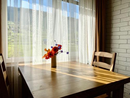 Family Room with Mountain View