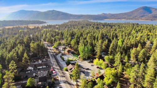 Bear Creek Resort in Big Bear Lake, USA