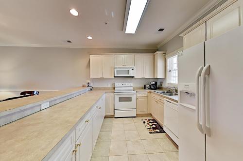 102WIRIS condo - image 7