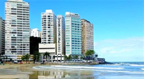 Nearby attraction, Apto Pitangueiras - 3 quartos, 2 vagas, 4 banheiros, Cozinha completa, 2 minutos da praia near Restaurante Cardapio na Lousa