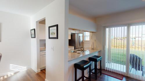 Aransas Harbors D113 condo - main image