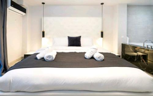 DELUXE ROMANTIC JACUZZI