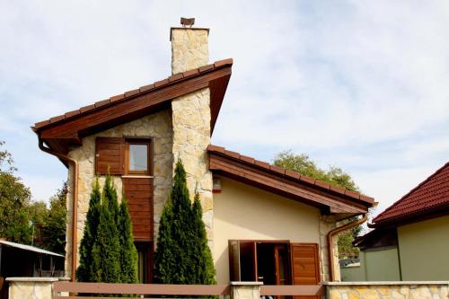 . VILLA BARRACA