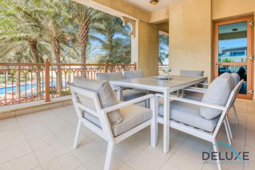 Two Bedroom Apartment in Marina Residences 6, Palm Jumeirah by Deluxe Holiday Homes