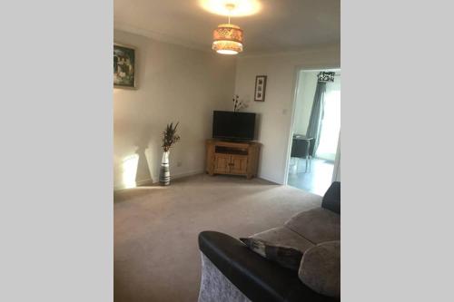 Kingseat 3 Bed Home With Fast Fibre WiFi &Parking in Newmachar