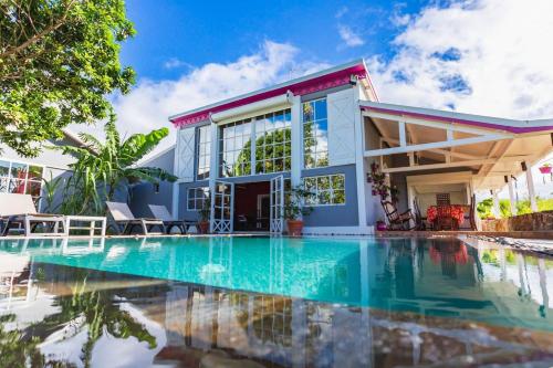 Villa de 2 chambres a Sainte Rose a 500 m de la plage avec vue sur la mer piscine privee et jardin clos - Location, gîte - Sainte-Rose