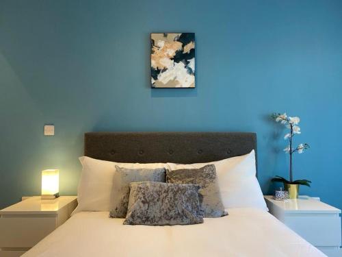 The Oval Retreat, Vauxhall, London