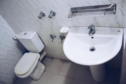 Hotel Gulshan Place 65