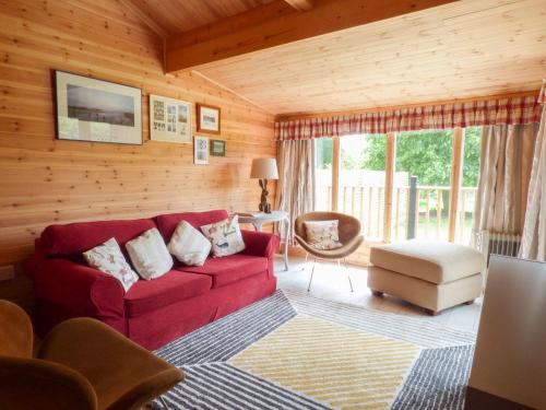 Spacious Garden Lodge at The Chestnuts, Norfolk in 諾威奇國際機場