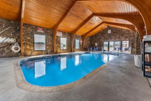 مسبح, Econo Lodge Wooster in ووستر