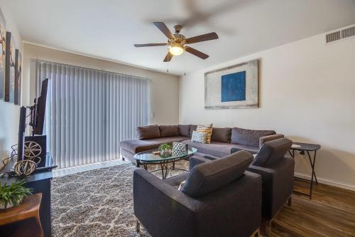 Impeccable 2BR in Mesa - image 8