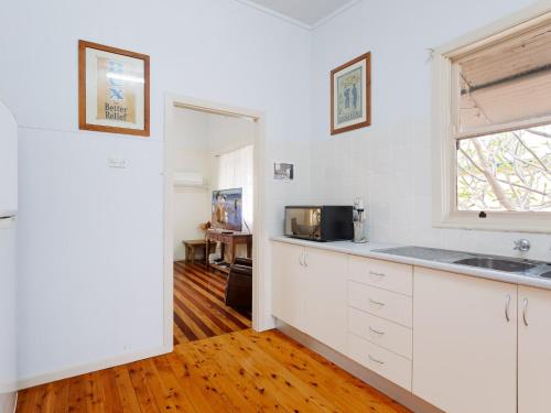 Daves Place, 27 Rigney St - Holiday house with Wifi, Dog Friendly, Aircon & Boat Parking in Shoal Bay