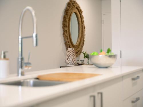 The Shoal 104 linen included and under 200m to beach in Shoal Bay