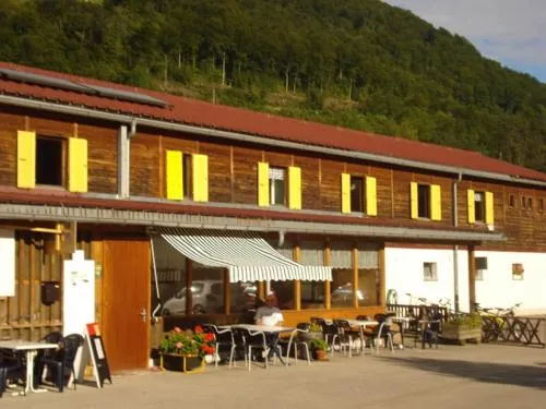 Hostel Le Chandelier in Saint-Ursanne, Schweiz