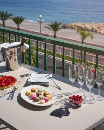 Sunlight Properties - Sky blue - 3 bedroom flat with sea view on the Promenade des Anglais, Nice (fotografie 8)