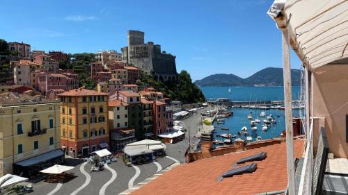 Square views, Lerici (Foto 2)