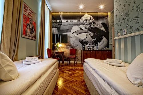 2 twin beds