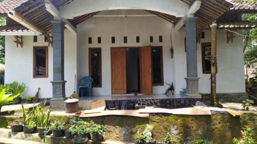 Suasana asri homestay